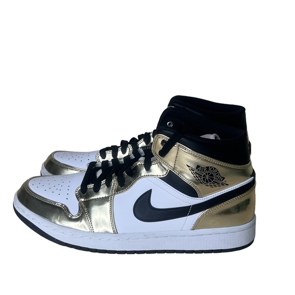 Athletic_Shoes